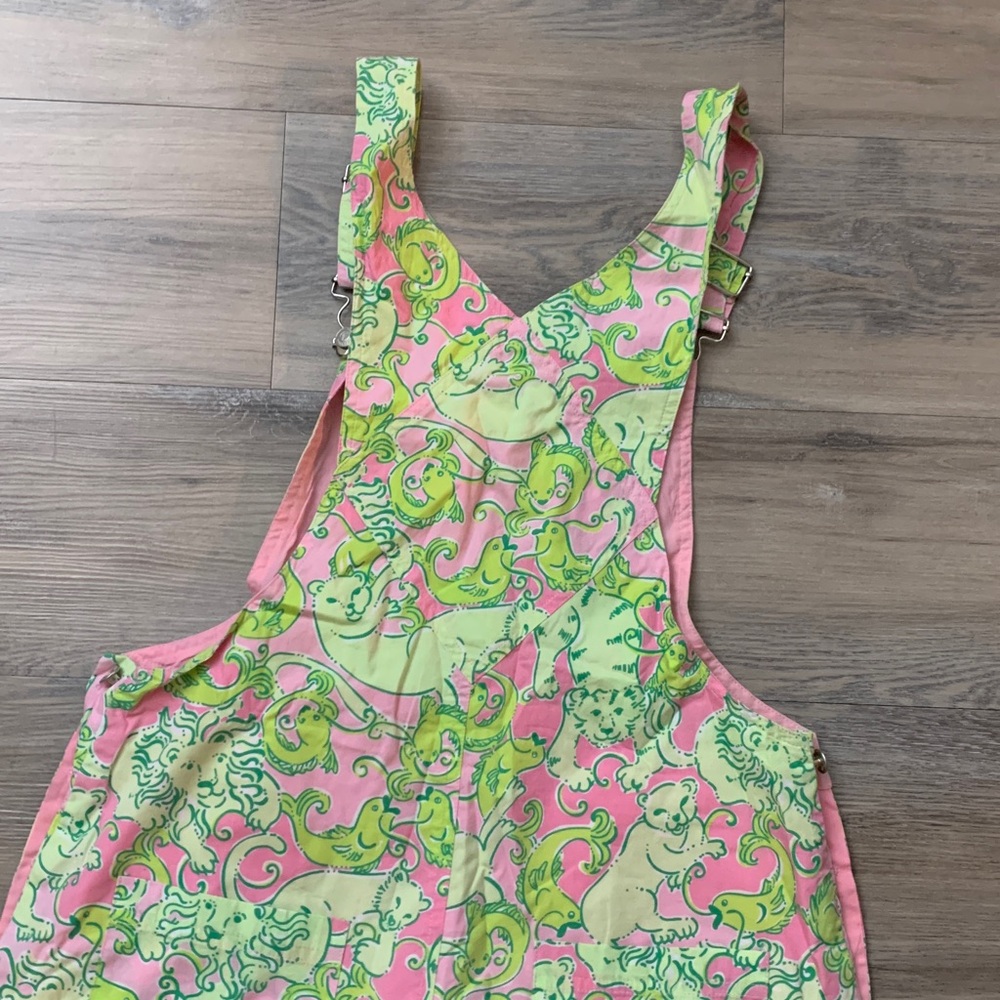 Lilly Pulitzer Vibrant Pink and Green Lion and Fish Overalls Size 6 - Picture 9 of 13